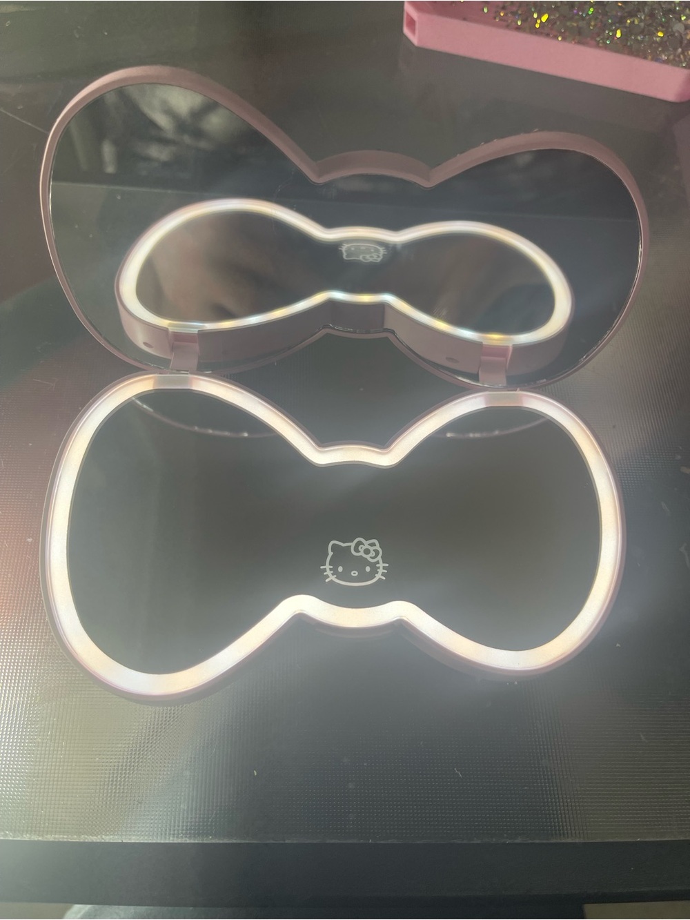 💖 Hello Kitty Bling LED Compact Mirror 💖 - Picture 4 of 5